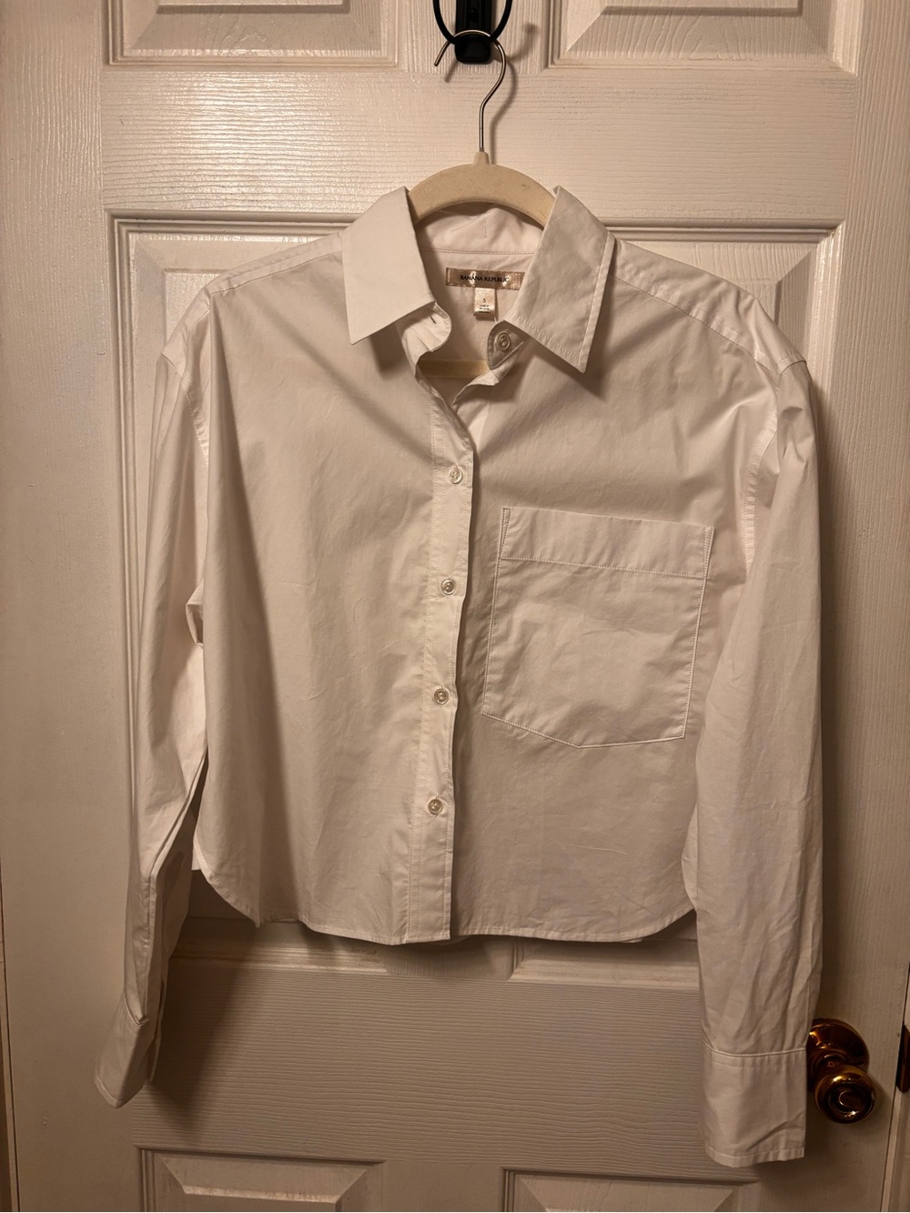 Banana Republic White Collared Button-Down Shirt